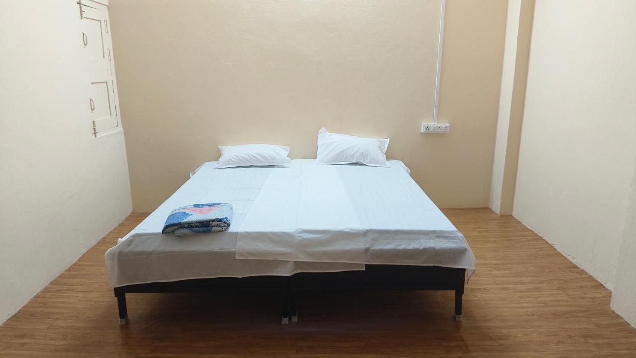 Nain Guest House Ujjain Extérieur photo